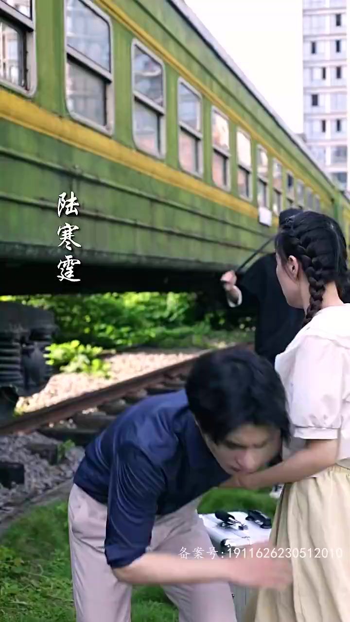 《寄生虫》海报